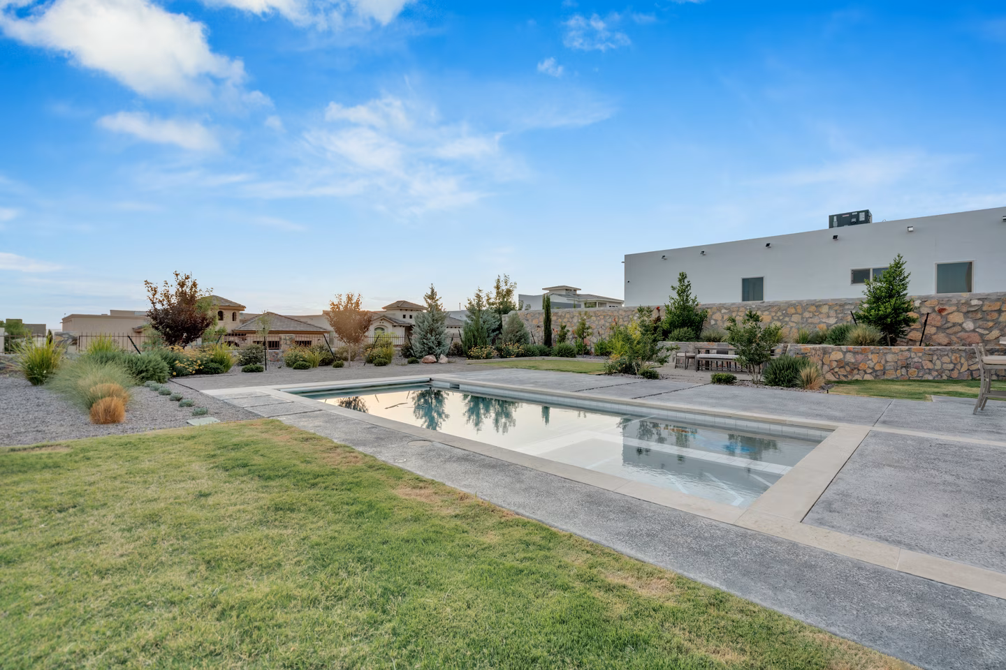 Twilight Drive Contemporary Landscape — GO DESIGNS El Paso, photo 10